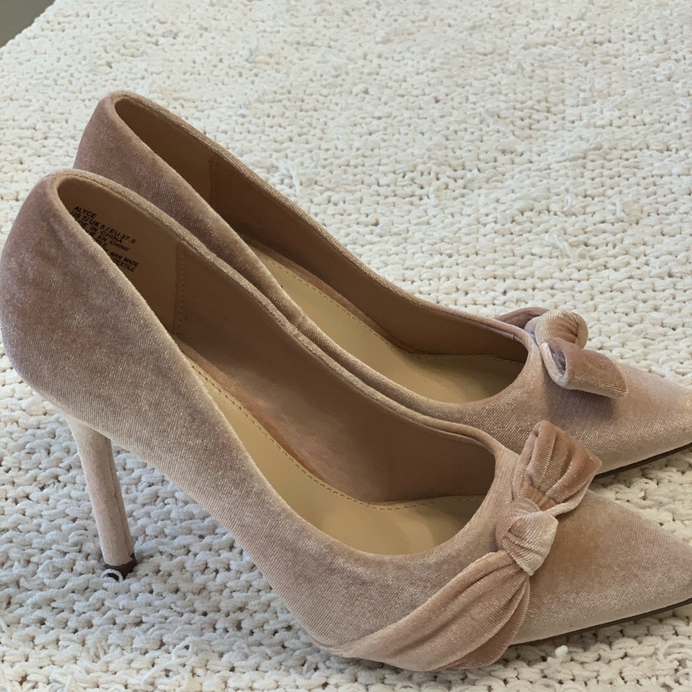 Suede Heels Bootie - BLUSH - 7  | NWOT
